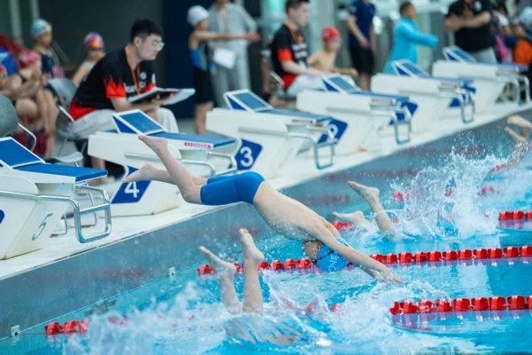 swimming race start